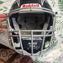 Médium Youth Riddell For Trade For A Large Youth Riddell