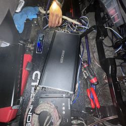 Blown Kicker 1800.1 Sub Amp 