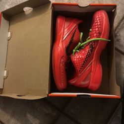 Kobe 6 Reverse Grinch 