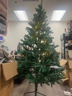 New Xmas Tree With Lights