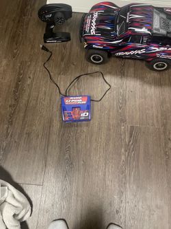 Rc car 4x4 traxxas slash brushless wireless controller Lipo battery smart id charger