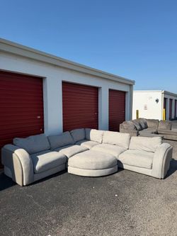 Modern Light Gray Modular Sectional Sofa with Ottoman