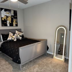 Used Bedroom Set(mirror&painting Not For Sale)!!