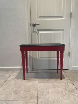 Side/ Accent Table 