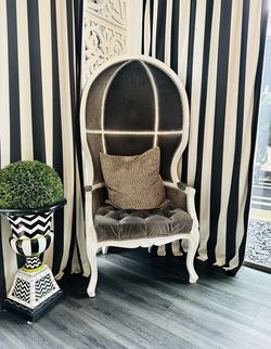 Luxury Balloon Chair Porters Chair - Paid $$$$$$