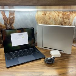 Apple Macbook Air Laptop 13.6" M2 Chip 8GB RAM 256GB SSD Midnight MLY33LL/A 2022 28 Cycles ,Apple,apple Laptop,MacBook Air,2022 MacBook Air Laptop,