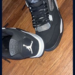 Jordan 4 white thunder size 13