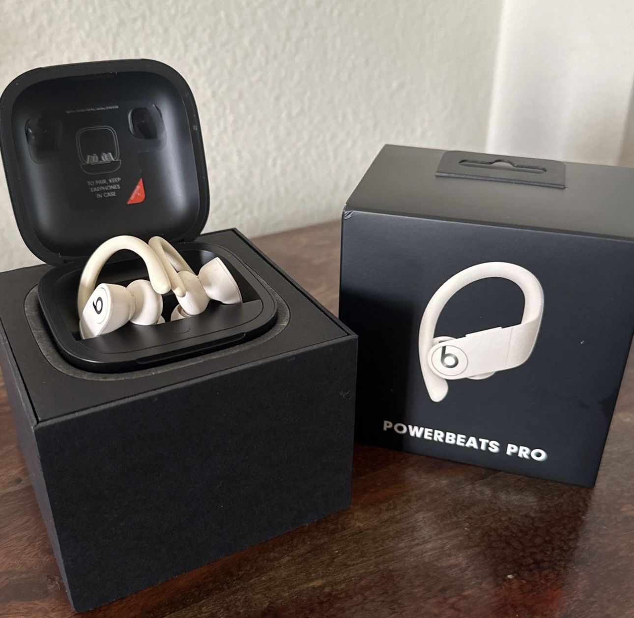 Powerbeats Pro in Ivory