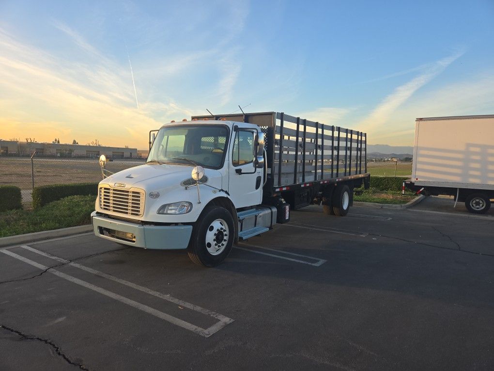 2015 FREIGHTLINER M2 106, STAKEBED 24!