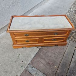 Storage bench