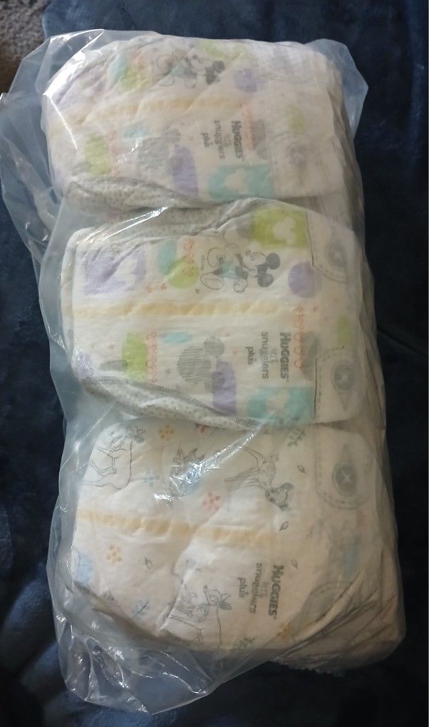 30 Huggies Baby Diapers Sz 1