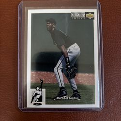 1994-95 Upper Deck Collector's Choice Basketball Baseball Michael Jordan Card 23