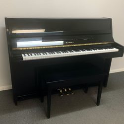 Kawai studio upright piano/will deliver!!