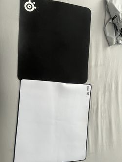 Glorious and steel series large mousepads 