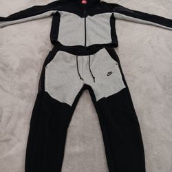 Men's Nike Sportswear Tech Fleece tracksuit full-zip hoodie w/ matching joggers