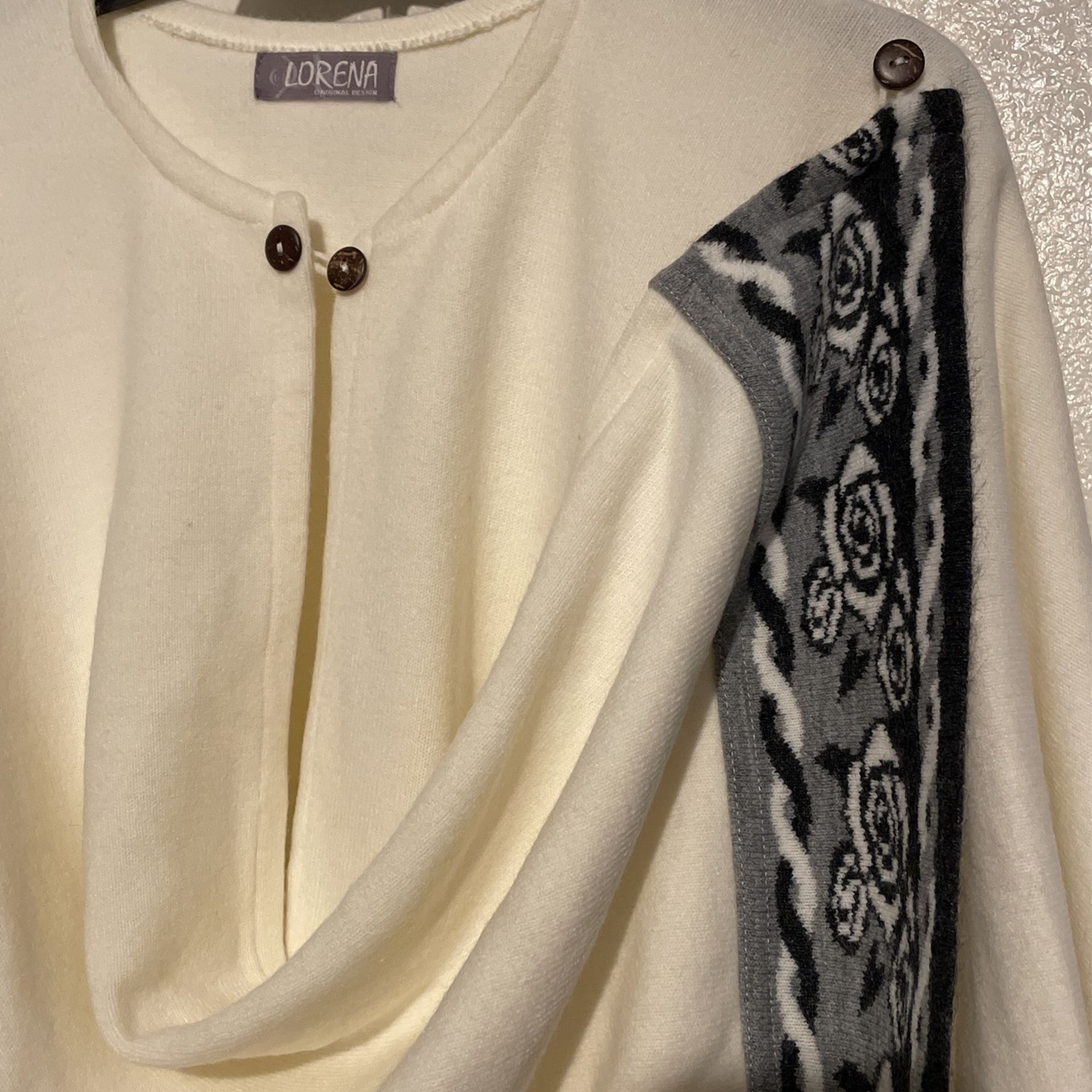 Soft Alpaca Wool Ladies Poncho From Ecuador