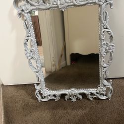 Espejo Antiguo. Antique Mirror 