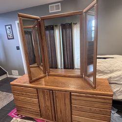 Dresser Set (BEST OFFER ACCEPTED)