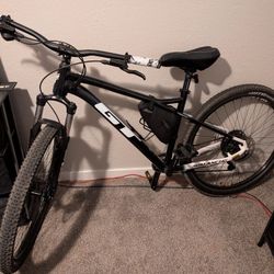 GT Avalanche Comp Mountain Bike