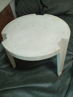 Short round plastic table