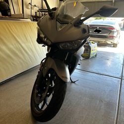 2016 Yamaha R3