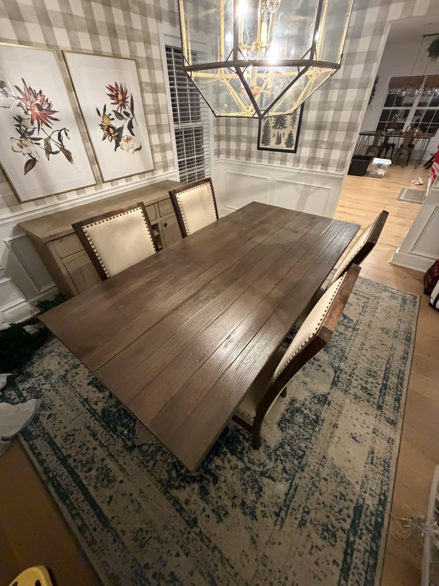 Dining Room Table - Great Condition
