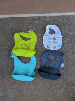 FREE Baby Bibs