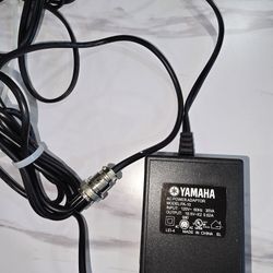 Original Yamaha power adapter for Yamaha devices, mixers, 18.5v, 0.62A
