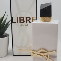 Yves Saint Laurent
 
Libre L'Eau Nue Parfum Perfum De Peau

3 fl 