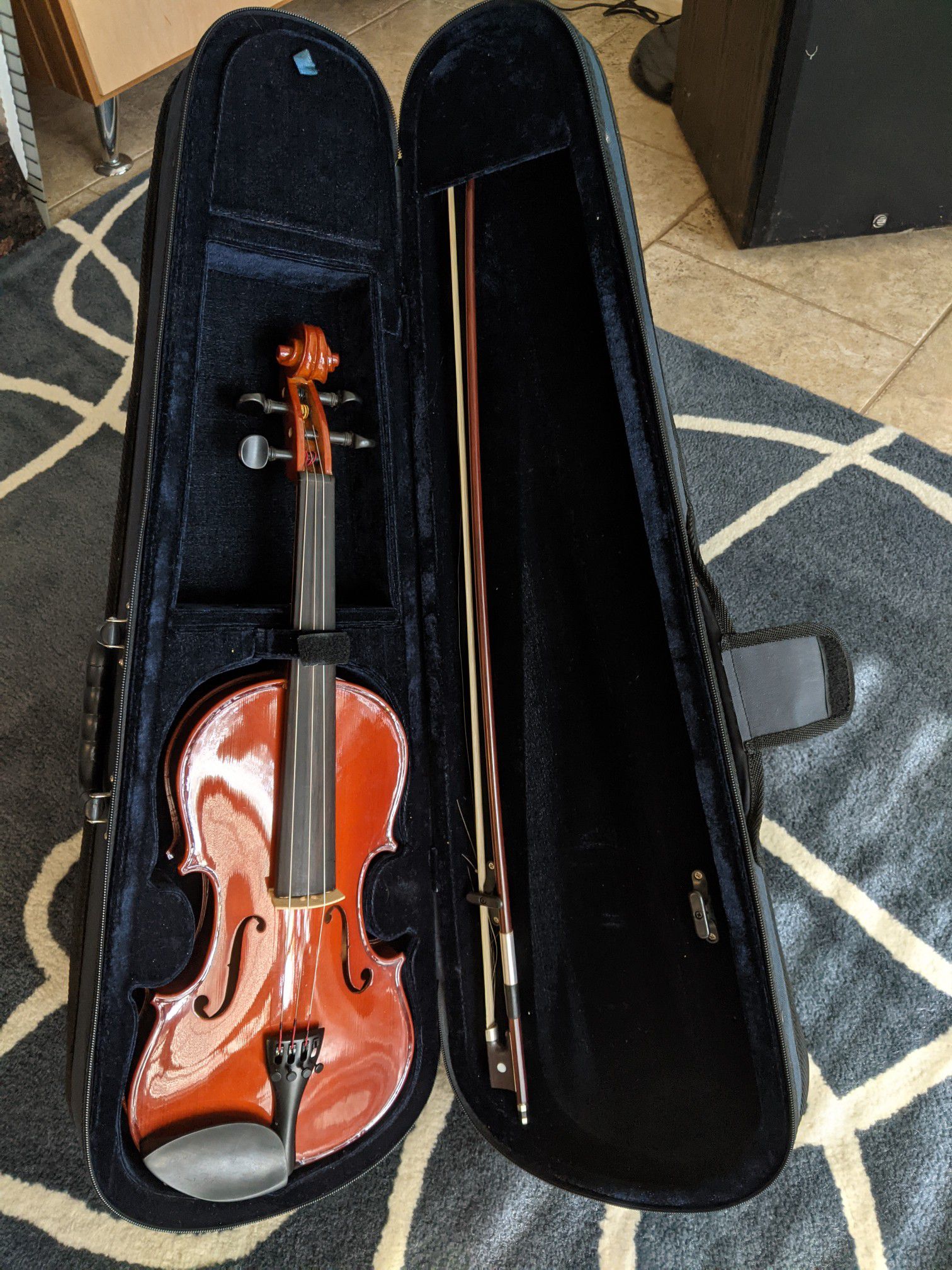 Carlo Robelli P-103 4/4 (full size) Violin