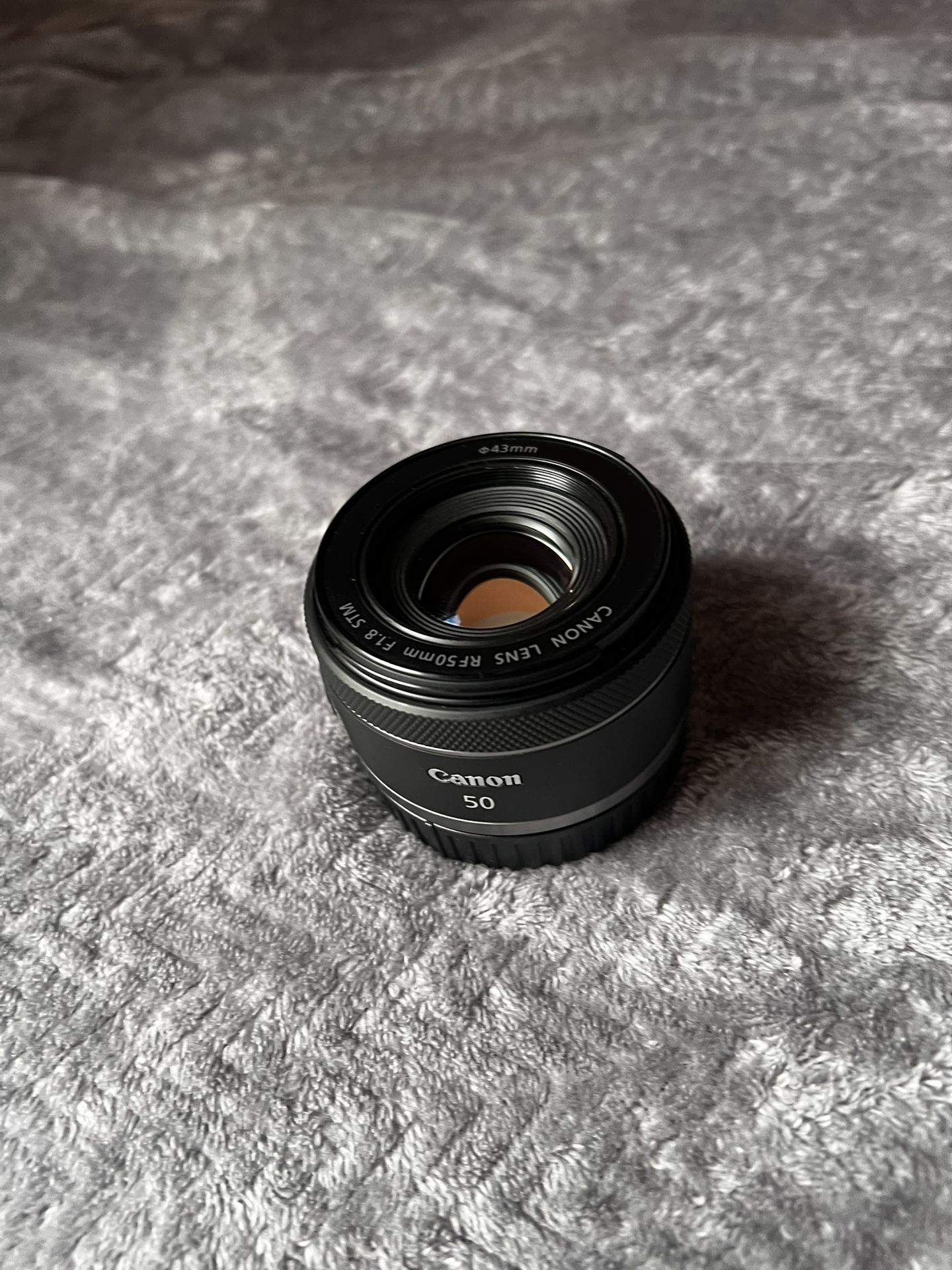 Canon RF 50mm 1.8