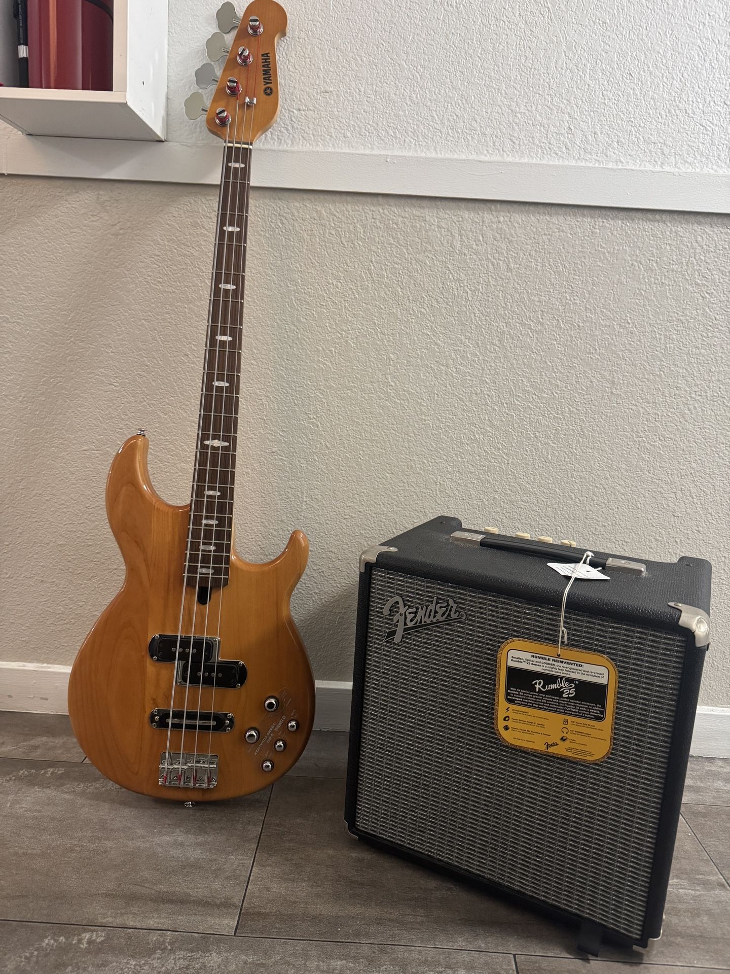 Bass Yamaha Fender Rumble 25
