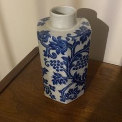 Gorgeous vintage oriental Vase
