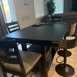 Dining room Table