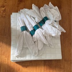 Z Gallerie 6 Table Mats 6 Towels 6 Rings