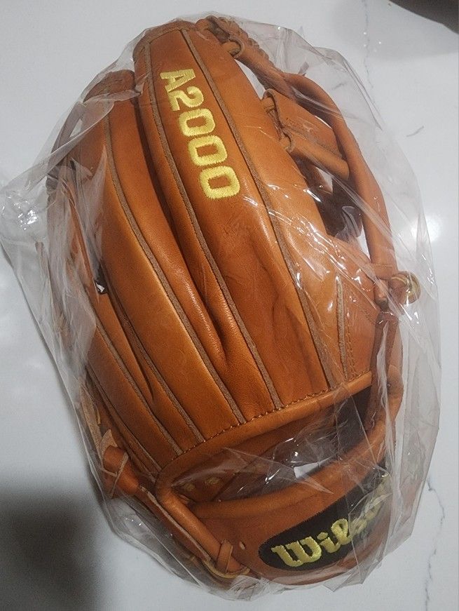 NEW WILSON A2000 EL3 INFIELDER GLOVE 11.75"