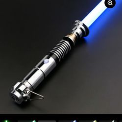 Luke Skywalker Lightsaber Brand New Comes Complete Everything works.. Its Really Bad Ass