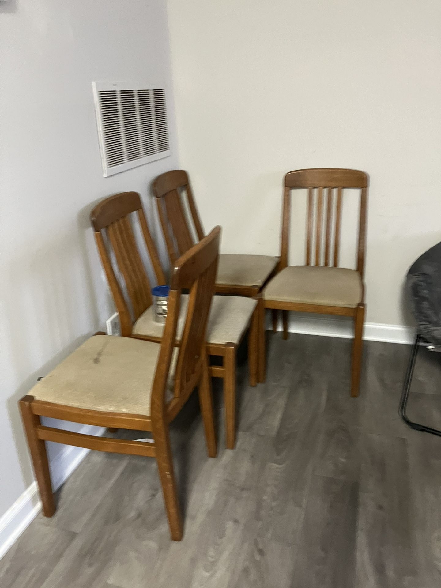 Futon ; Queen Frame ; Chairs