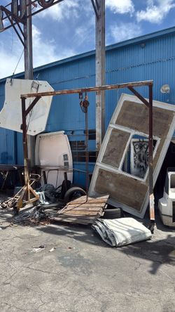 Mobile frame chain hoist