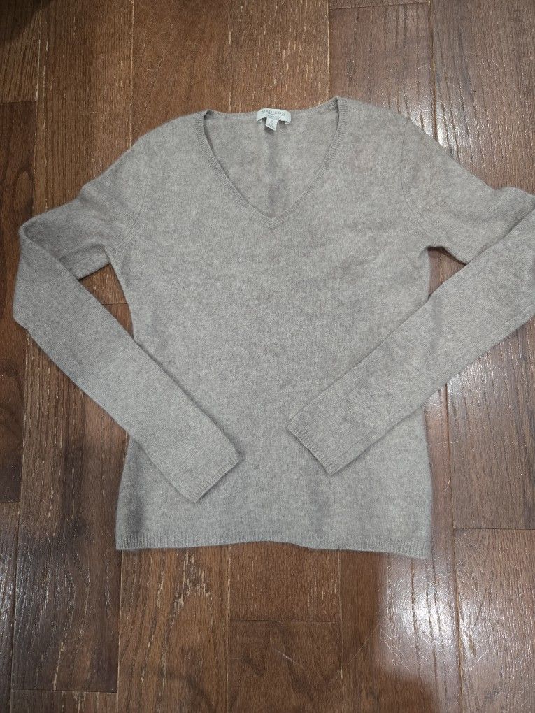 Madison Cashmere V-neck Sweater In Taupe, S