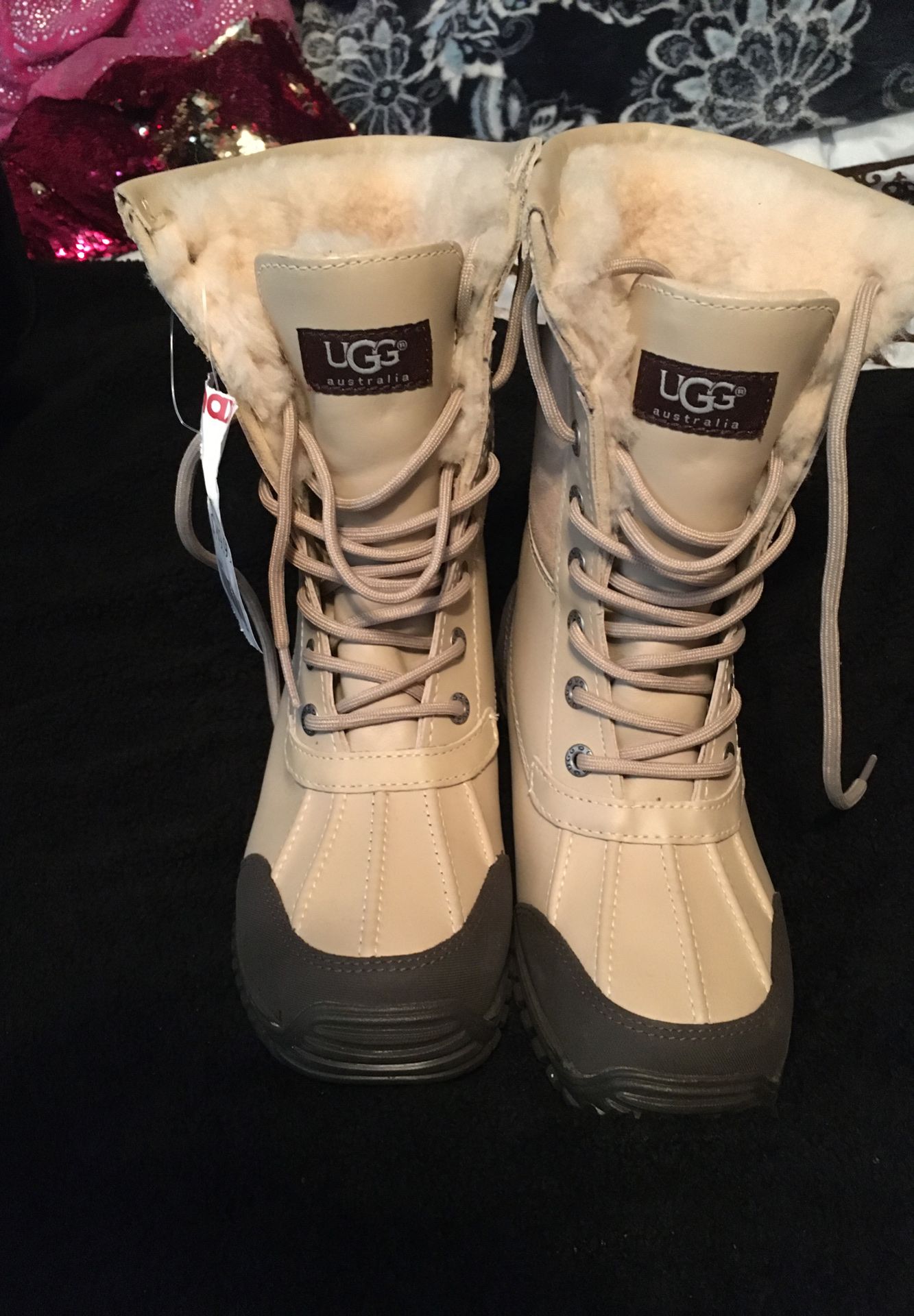 UGG PURE VIBRAM ALL WEATHER BOOTS SIZE 6