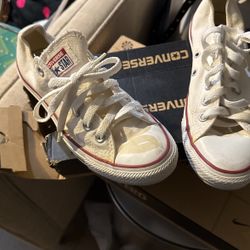 Converse Women’s Size 5 Men’s Size 7