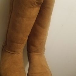 Sz8 Used Uggs Pet Smk Free Hme Yed Available