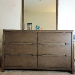 Dresser With Mirror And 6 Drawer