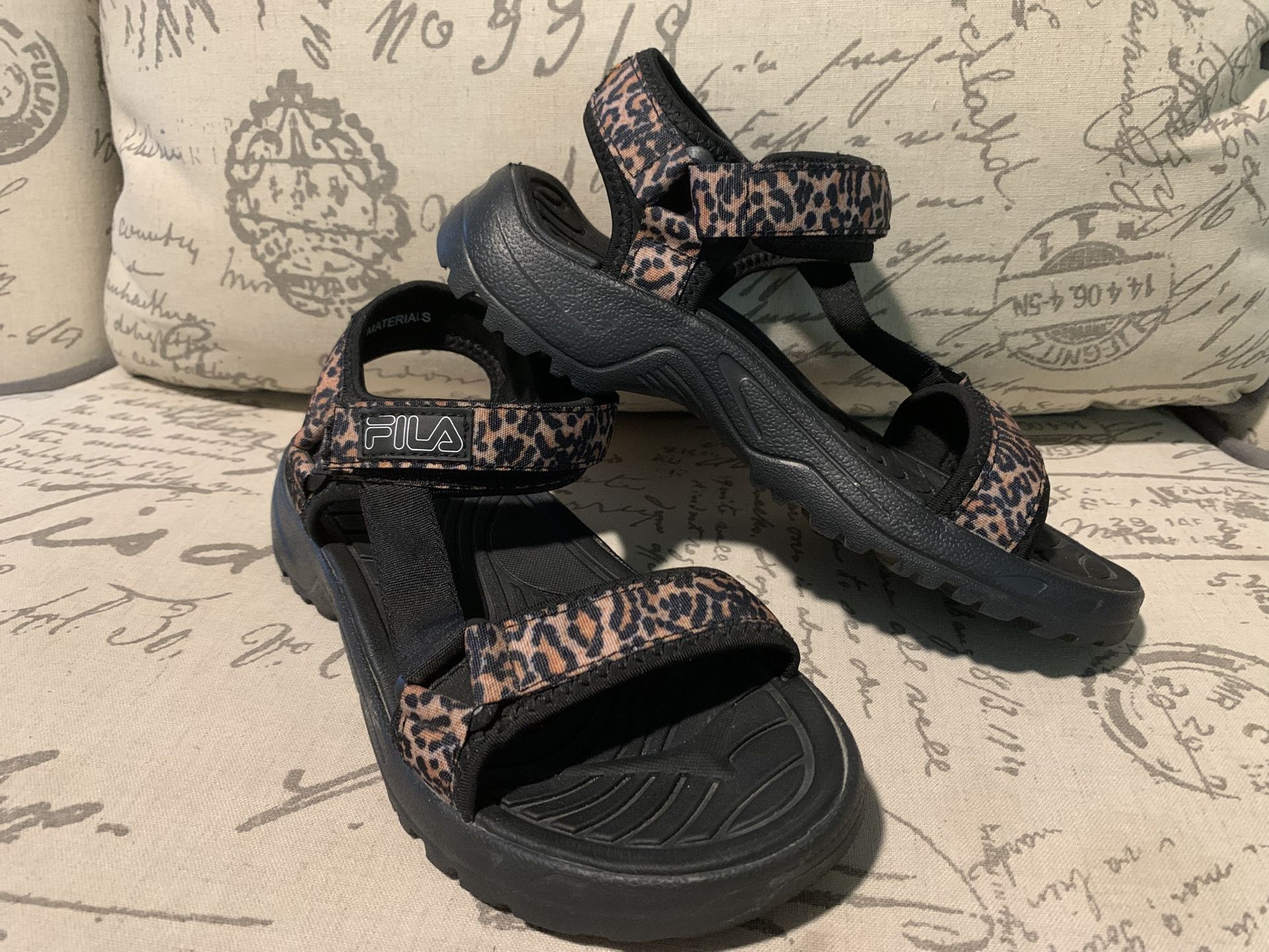 Women’s Leopard Fila velcrow Summer Sandals Shoes size 7 - Simi Valley