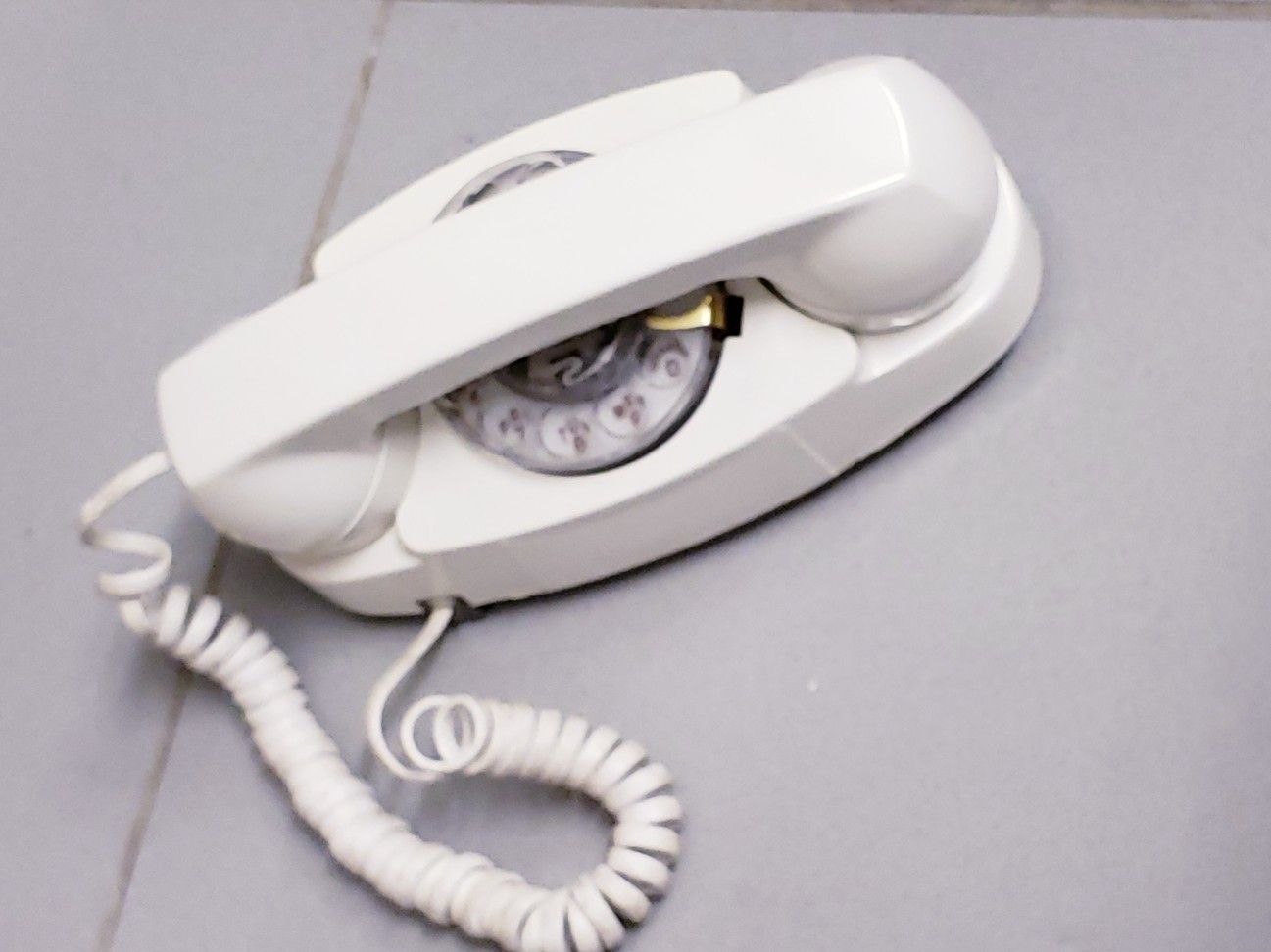 ANTIQUE WHITE PRINCESS TELEPHONE "NICE"