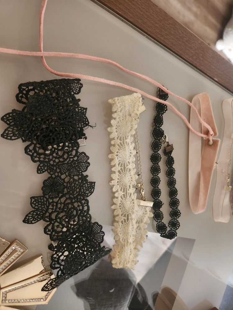 All Six Chokers For 4$
