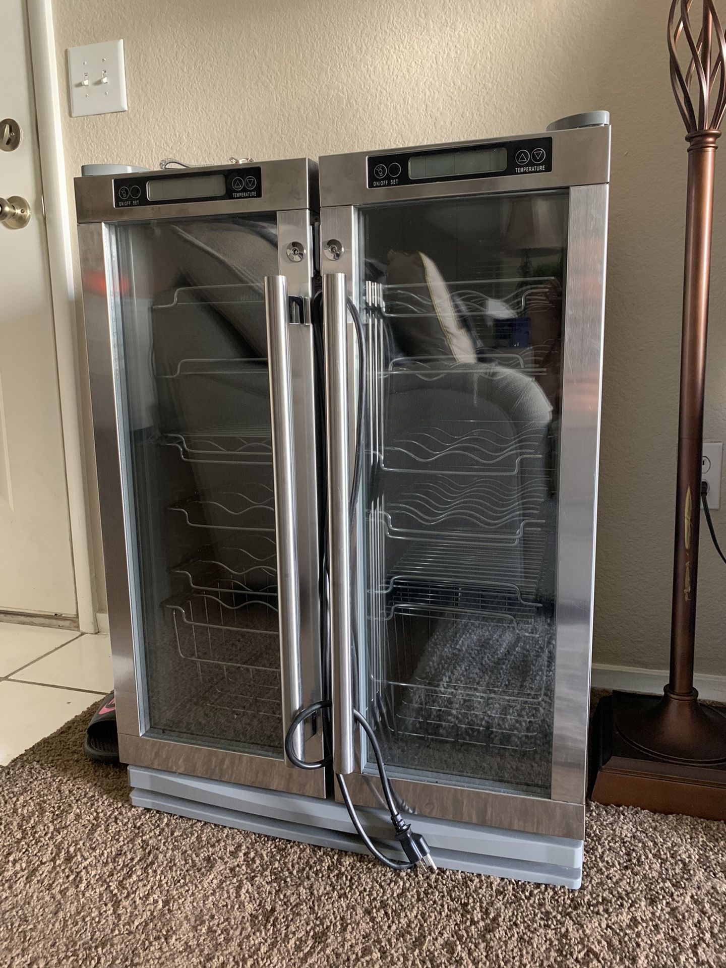 Everstar wine cooler ((READ DESCRIPTION)) for Sale in Las Vegas, NV