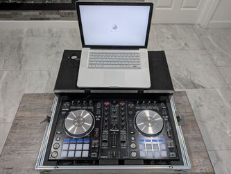 DJ Mixer Pioneer Serato