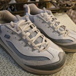 Womens Size 8.5 Sketchers Fitness Shoes